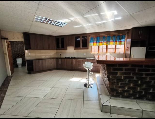 1,060M² WORKSHOP TO LET IN UNITAS PARK